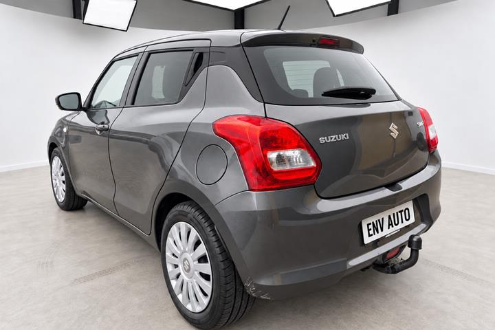 Grå Suzuki Swift fra 2017