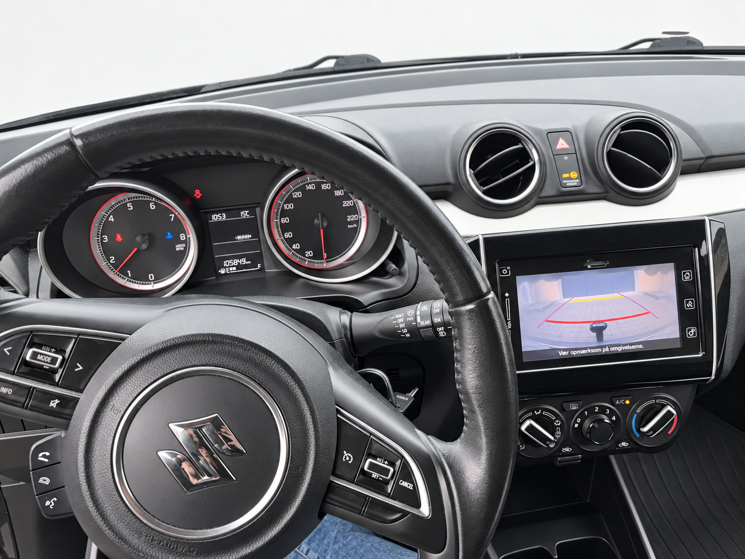 Grå Suzuki Swift fra 2017