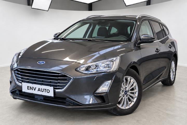Grå Ford Focus fra 2019
