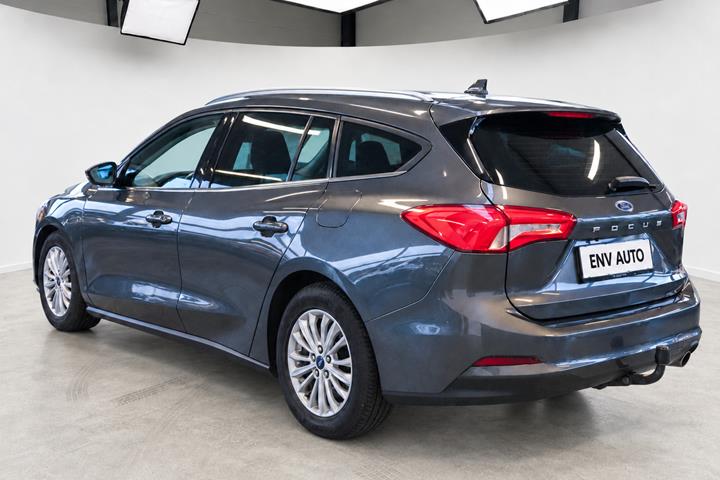 Grå Ford Focus fra 2019