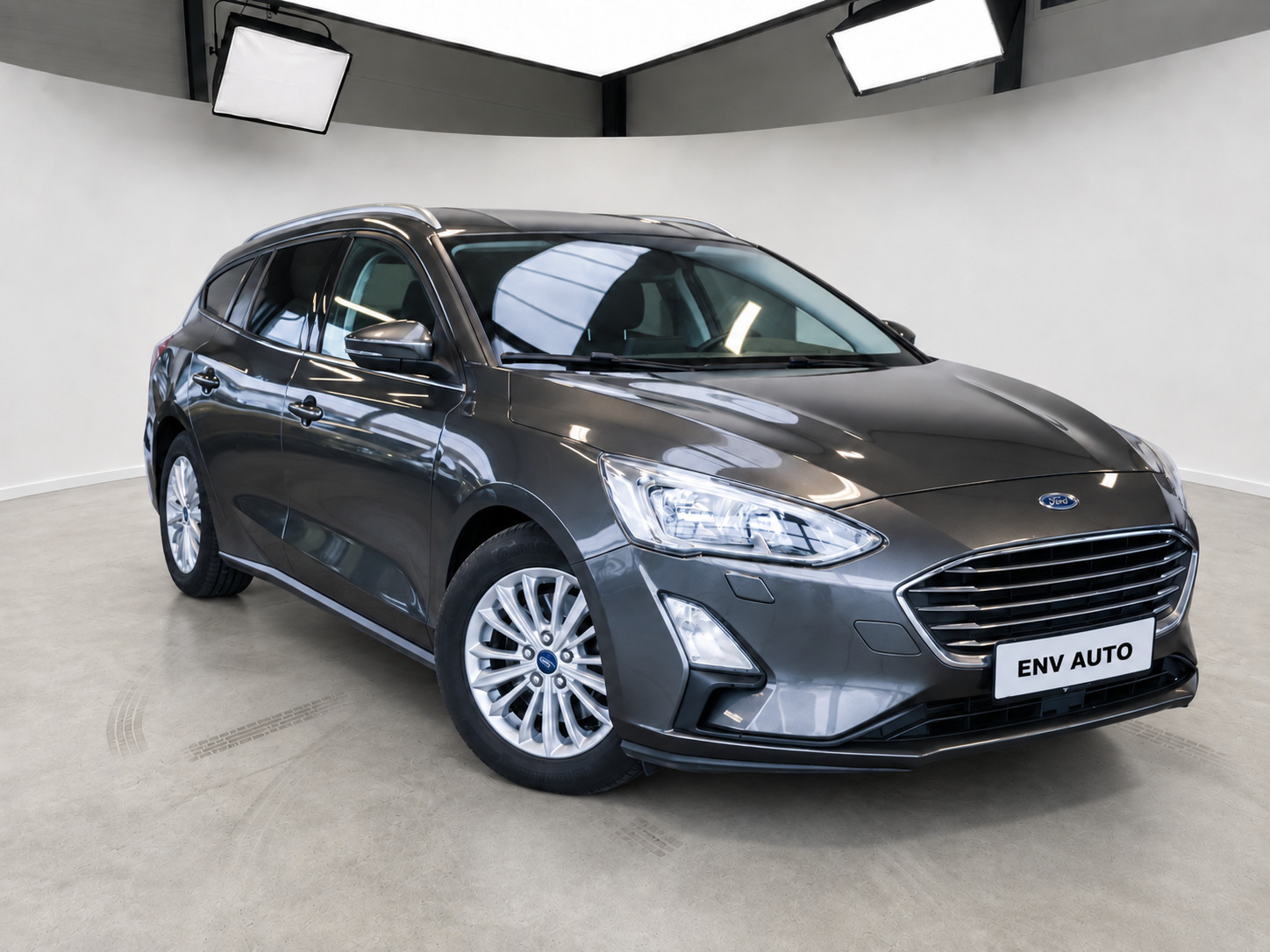 Grå Ford Focus fra 2019