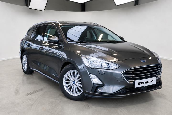 Grå Ford Focus fra 2019