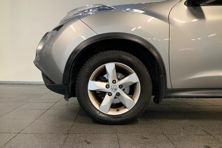Grå Nissan Juke fra 2011