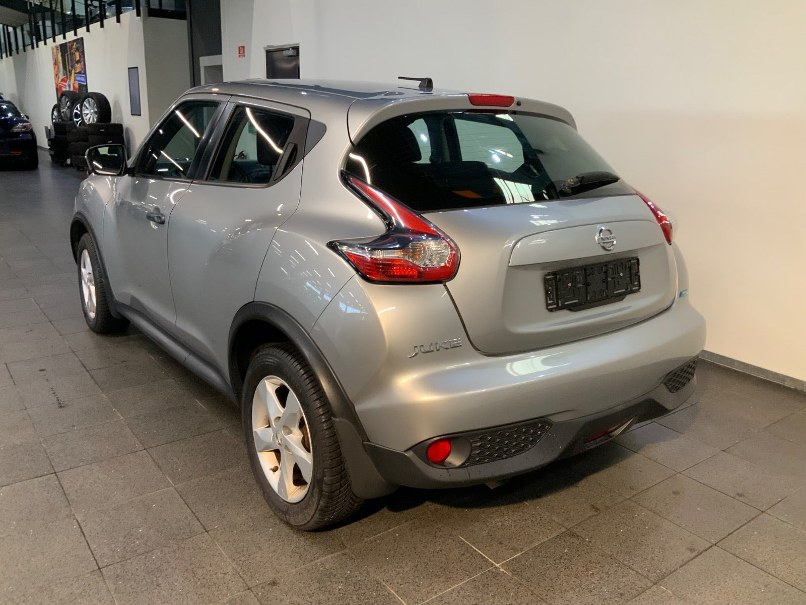 Grå Nissan Juke fra 2011