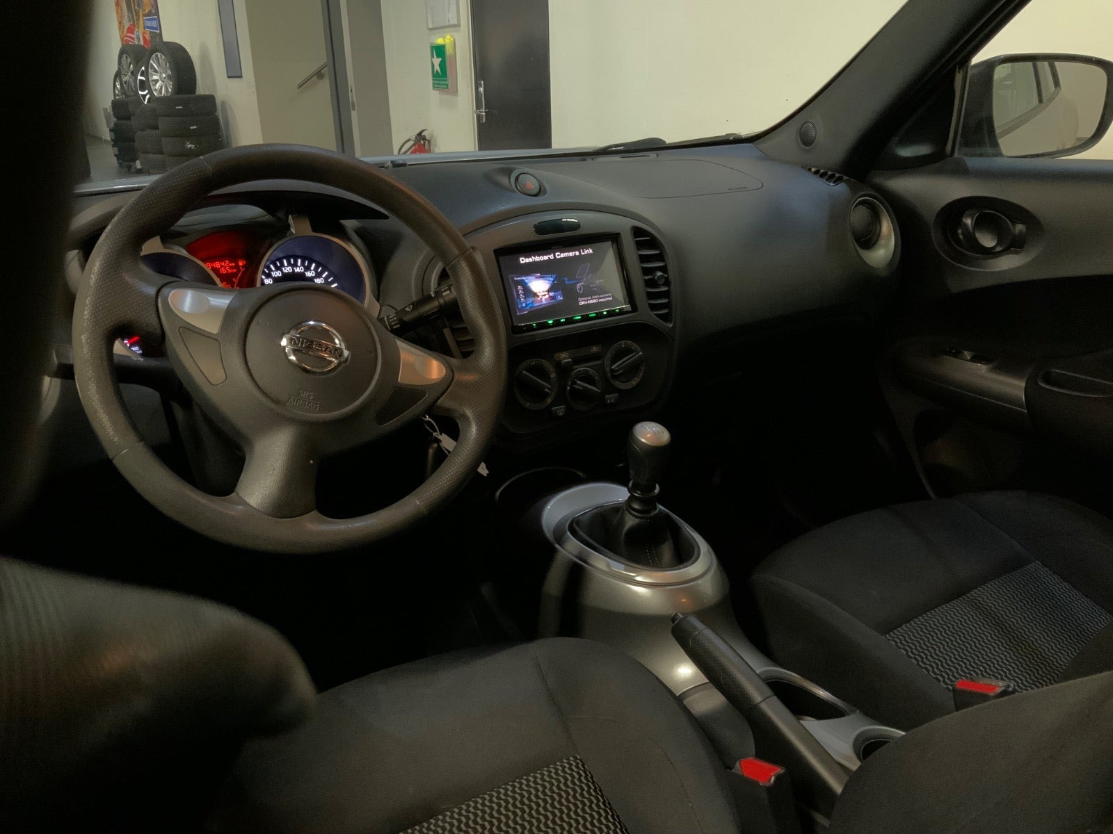 Grå Nissan Juke fra 2011