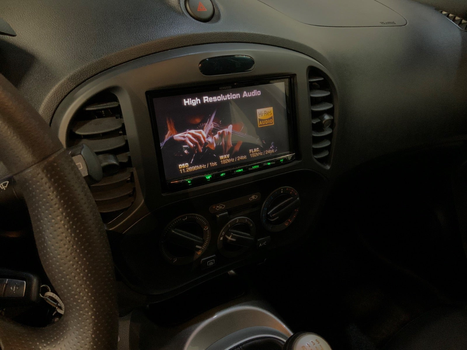 Grå Nissan Juke fra 2011