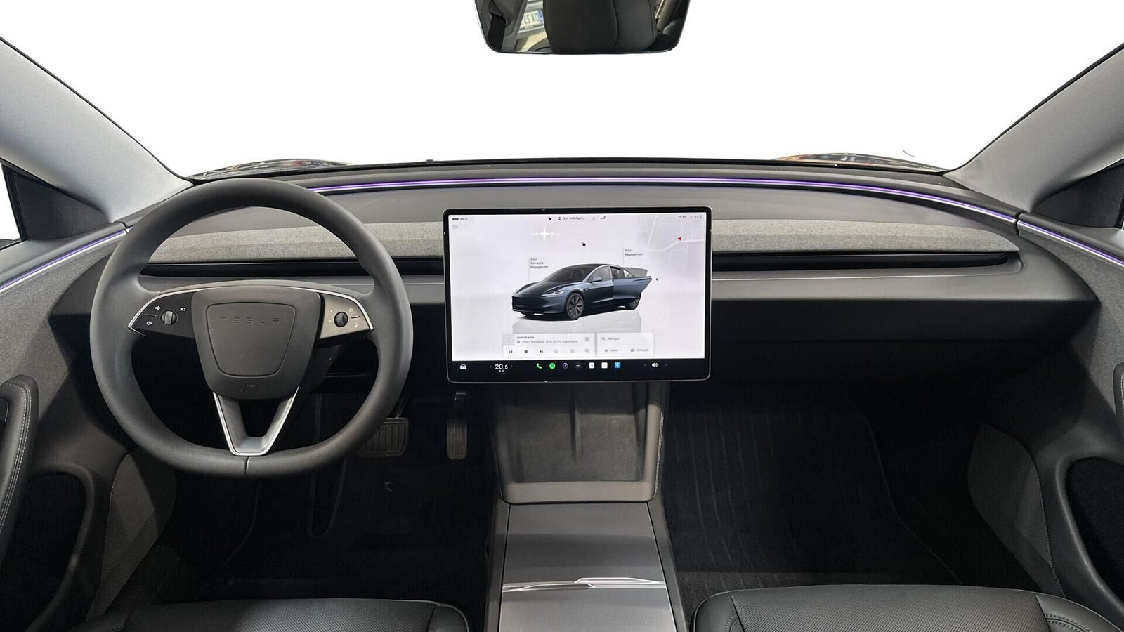 Grå Tesla Model 3 fra 2024