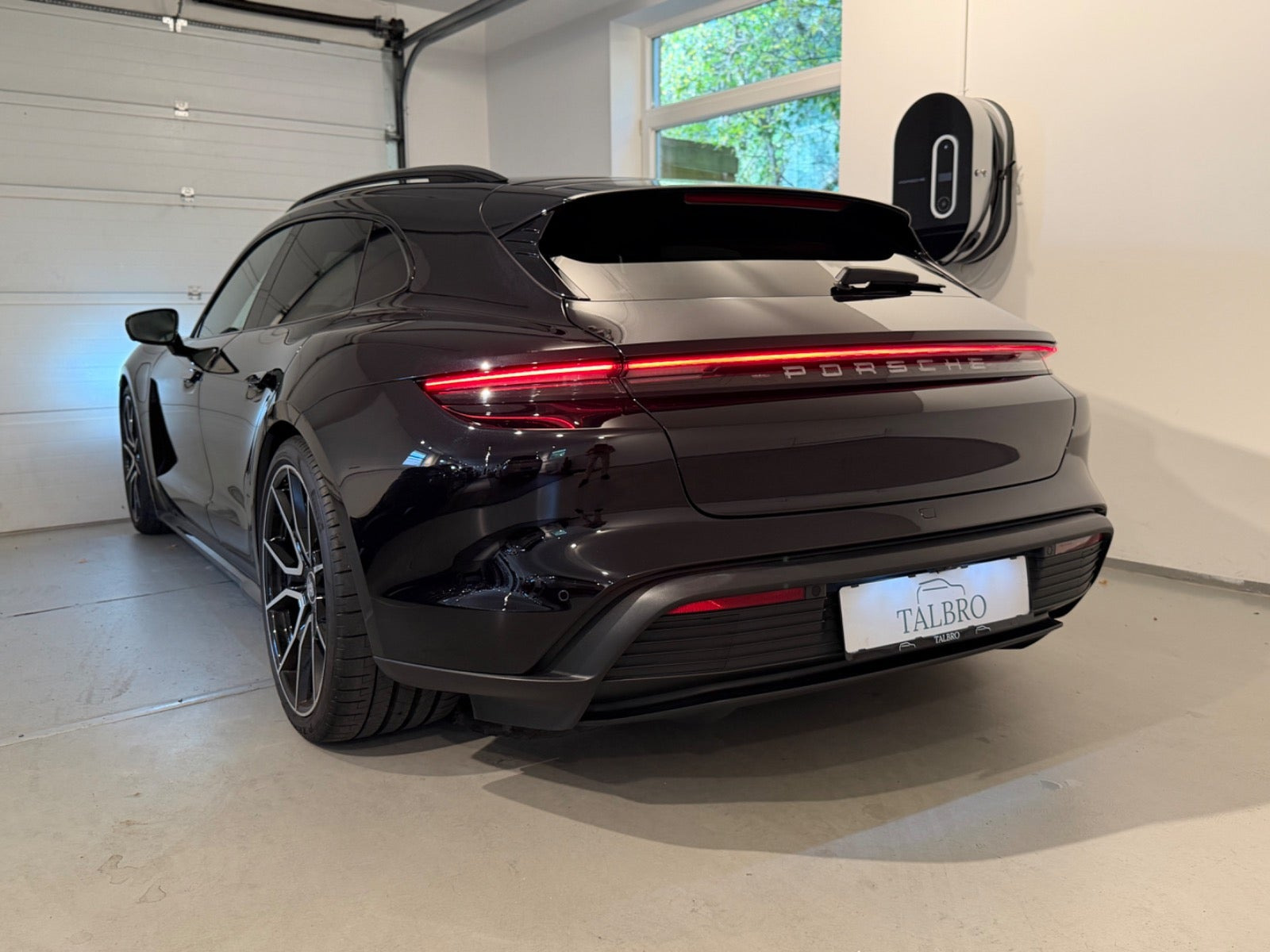 Sort Porsche Taycan 4S fra 2022