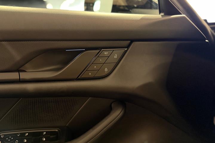 Sort Porsche Taycan 4S fra 2022