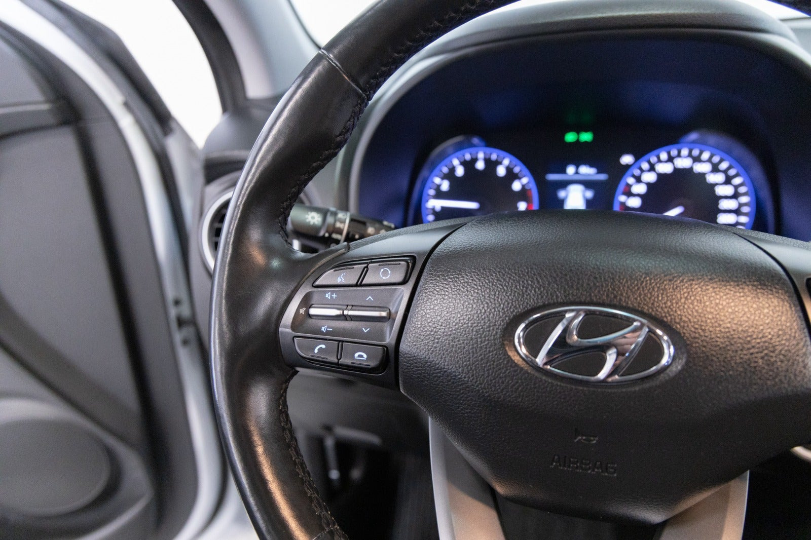 Hvid Hyundai Kona fra 2020