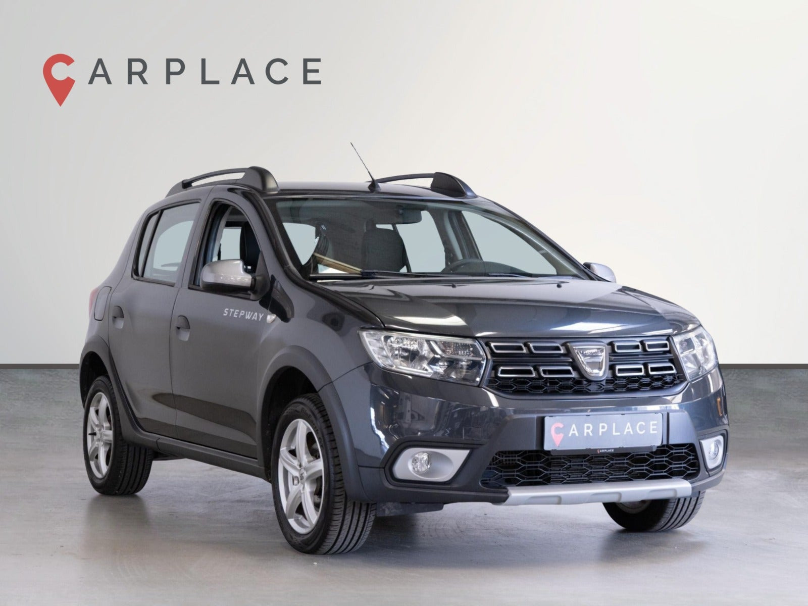 Grå Dacia Sandero Stepway fra 2017