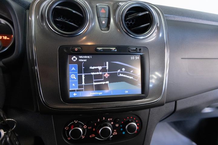 Grå Dacia Sandero Stepway fra 2017