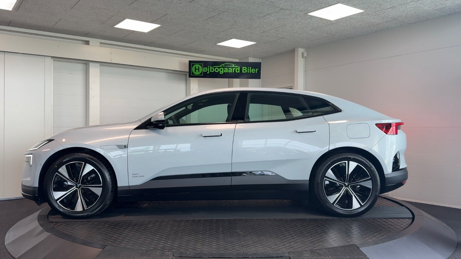 Sølv Polestar 4 fra 2026