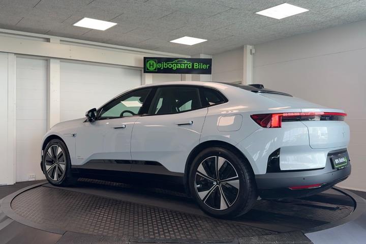 Sølv Polestar 4 fra 2026