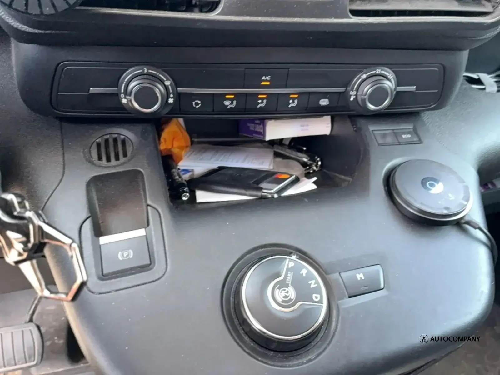 Hvid Peugeot Partner fra 2020