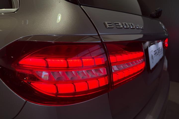 undefined Mercedes E300 de fra 2021
