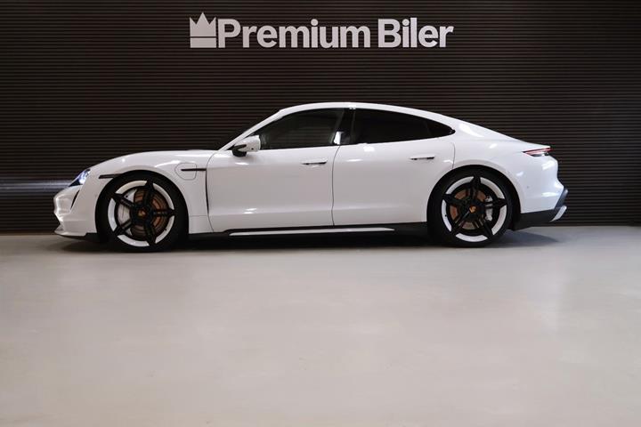 Hvid Porsche Taycan Turbo fra 2020