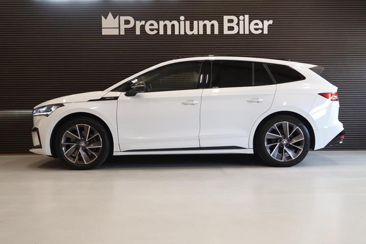 Hvid Skoda Enyaq fra 2022