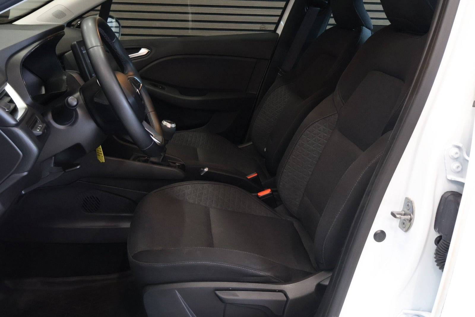 Hvid Renault Clio V fra 2023