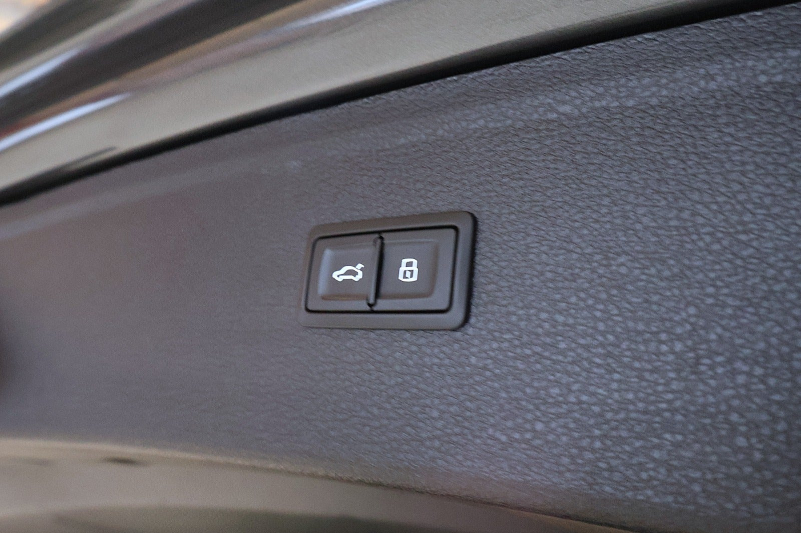 Grå Audi Q5 fra 2023