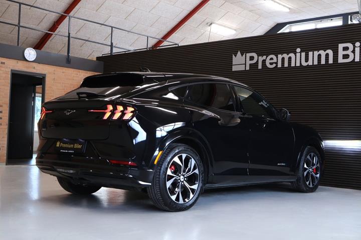 Sort Ford Mustang Mach-E fra 2022