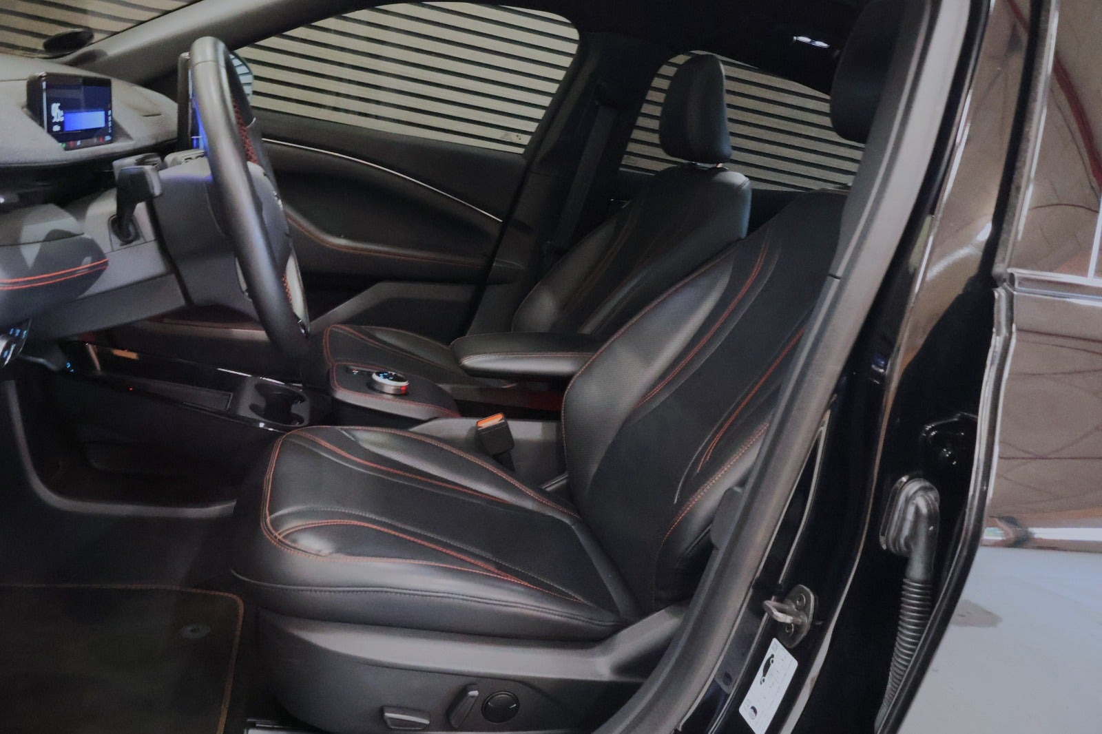 Sort Ford Mustang Mach-E fra 2022
