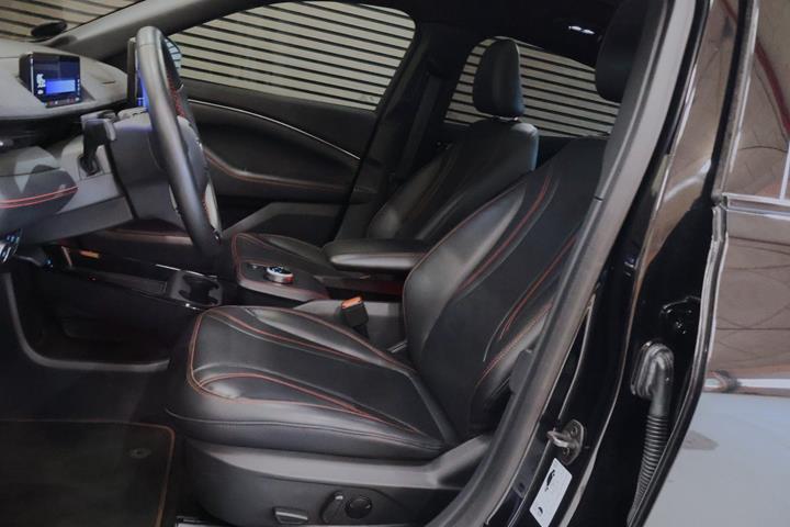 Sort Ford Mustang Mach-E fra 2022