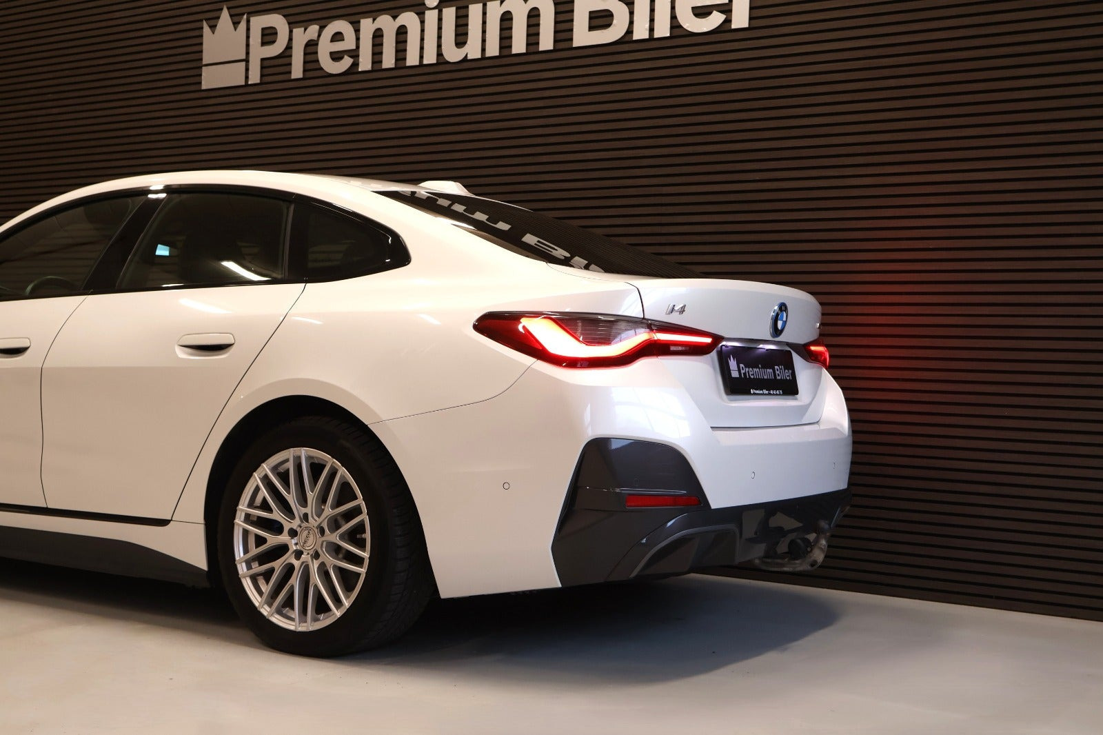 Hvid BMW i4 fra 2024
