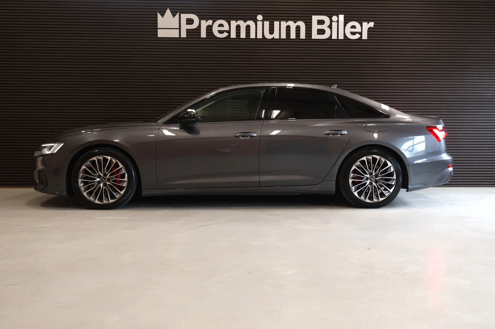 Grå Audi A6 fra 2022