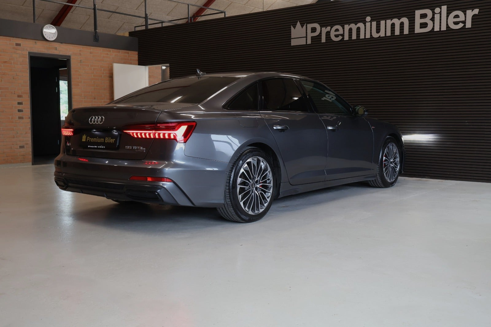 Grå Audi A6 fra 2022
