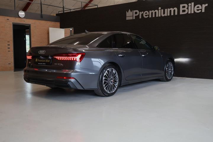 Grå Audi A6 fra 2022