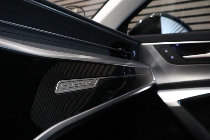 Grå Audi A6 fra 2022