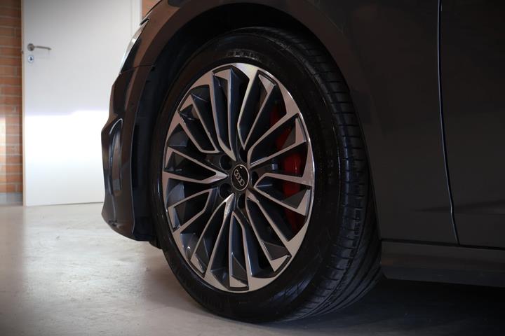 Grå Audi A6 fra 2022