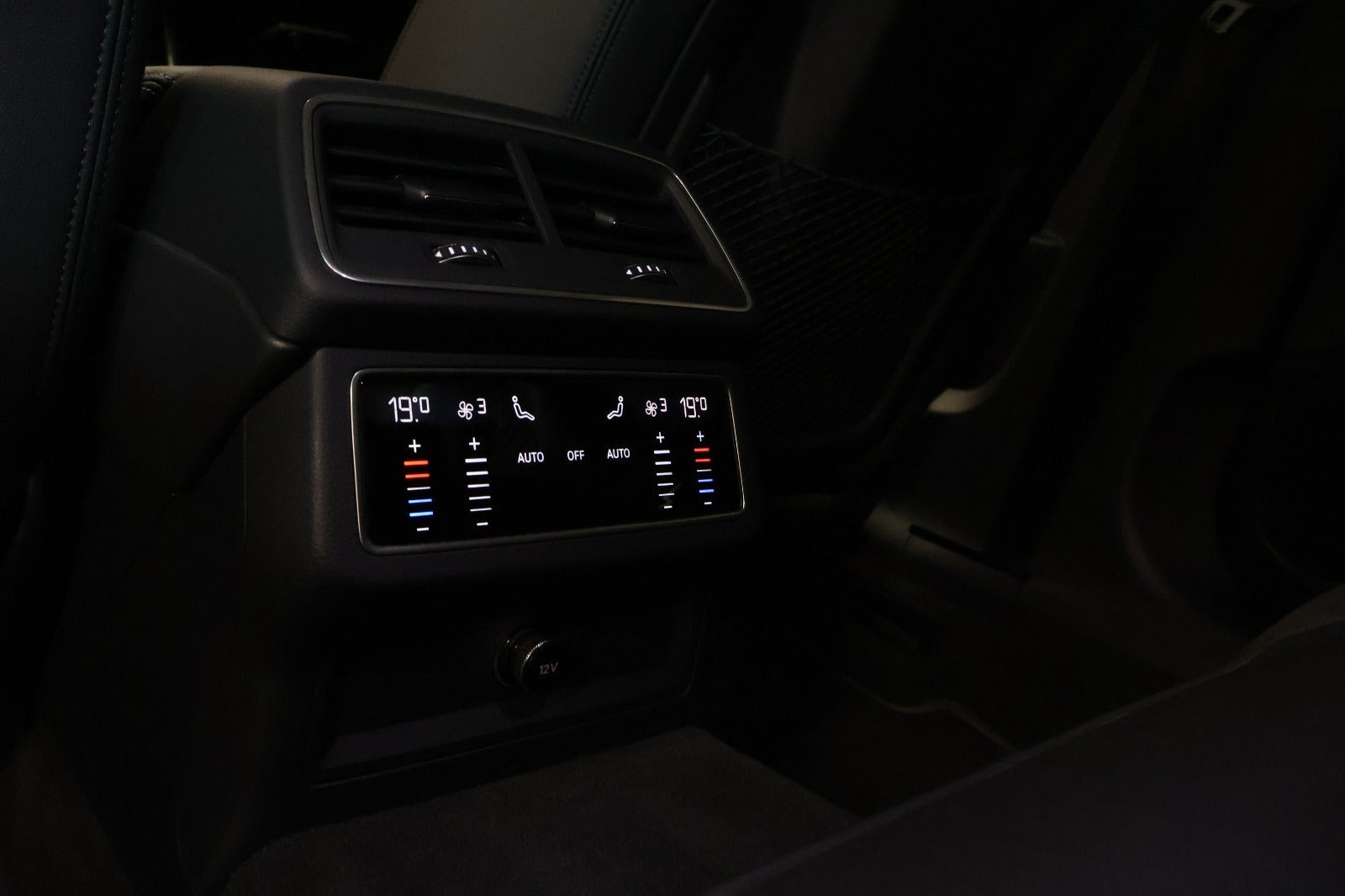 Grå Audi A6 fra 2022