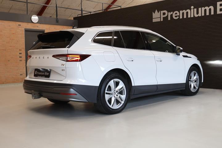 Hvid Skoda Enyaq fra 2022