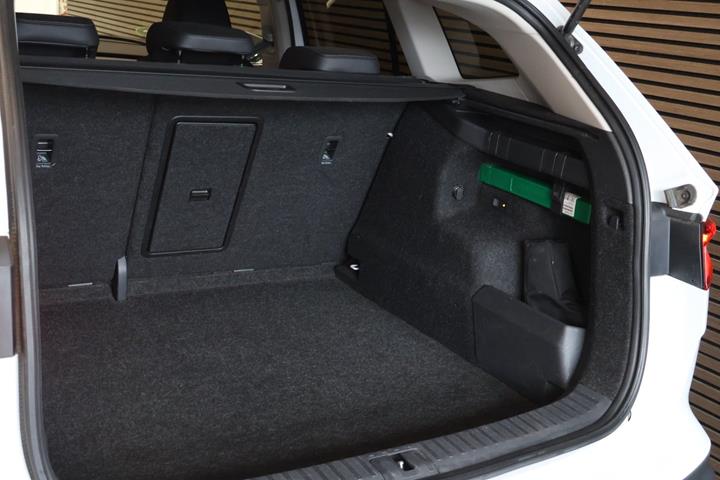 Hvid Skoda Enyaq fra 2022
