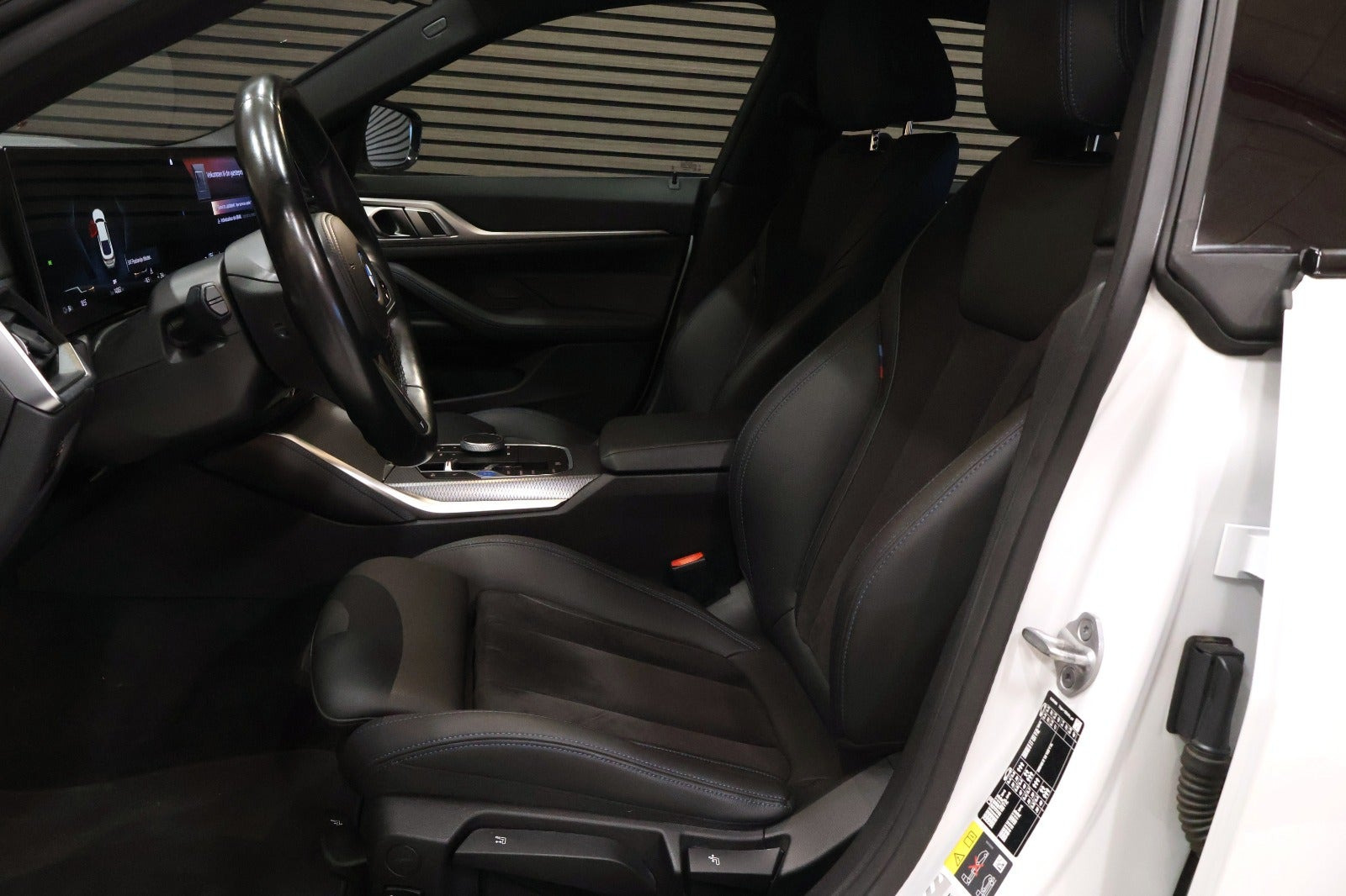 Hvid BMW i4 fra 2024