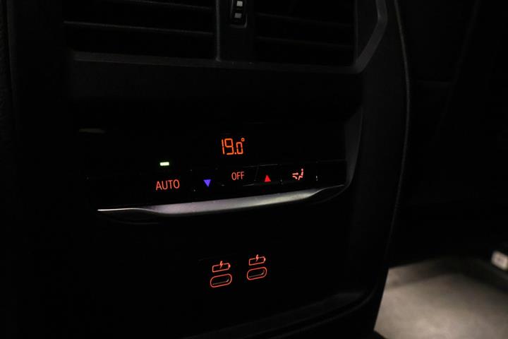 Hvid BMW i4 fra 2024