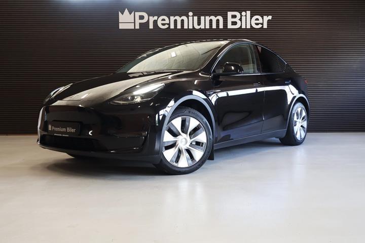 Sort Tesla Model Y fra 2024