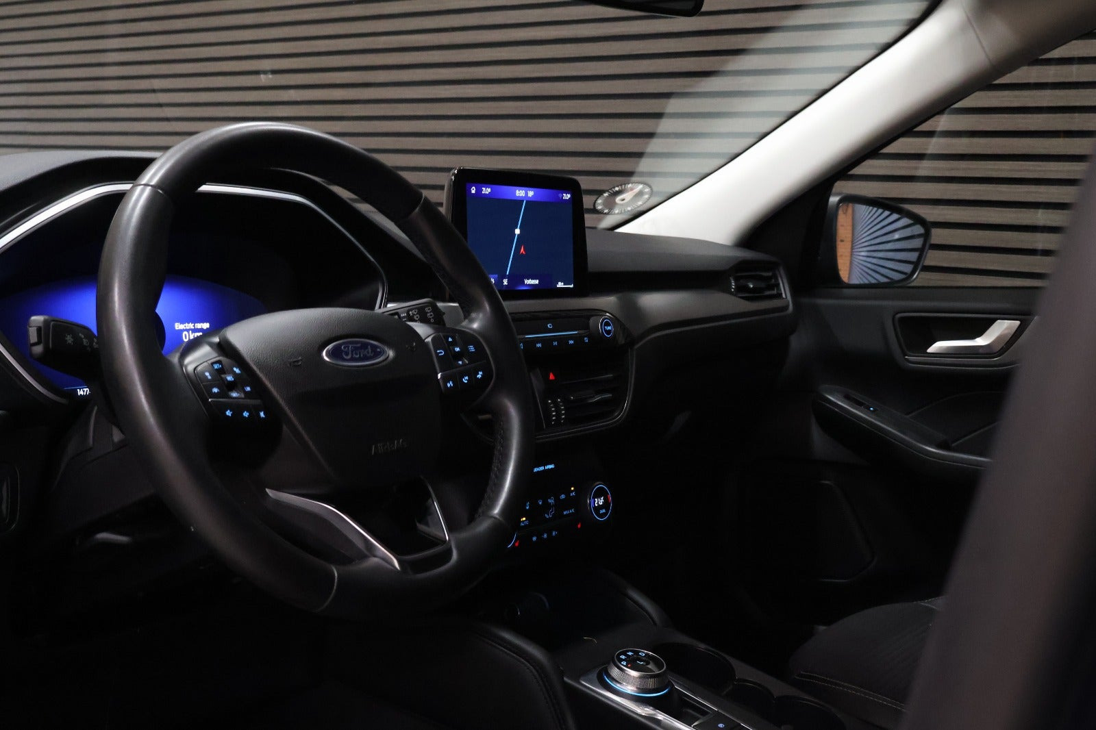 Blå Ford Kuga fra 2022