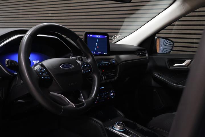 Blå Ford Kuga fra 2022