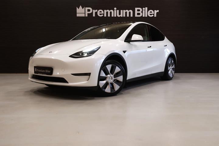 Hvid Tesla Model Y fra 2023