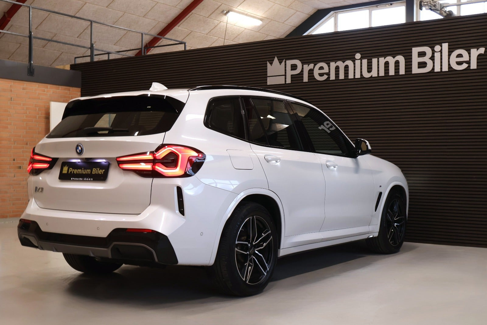 Hvid BMW iX3 fra 2022