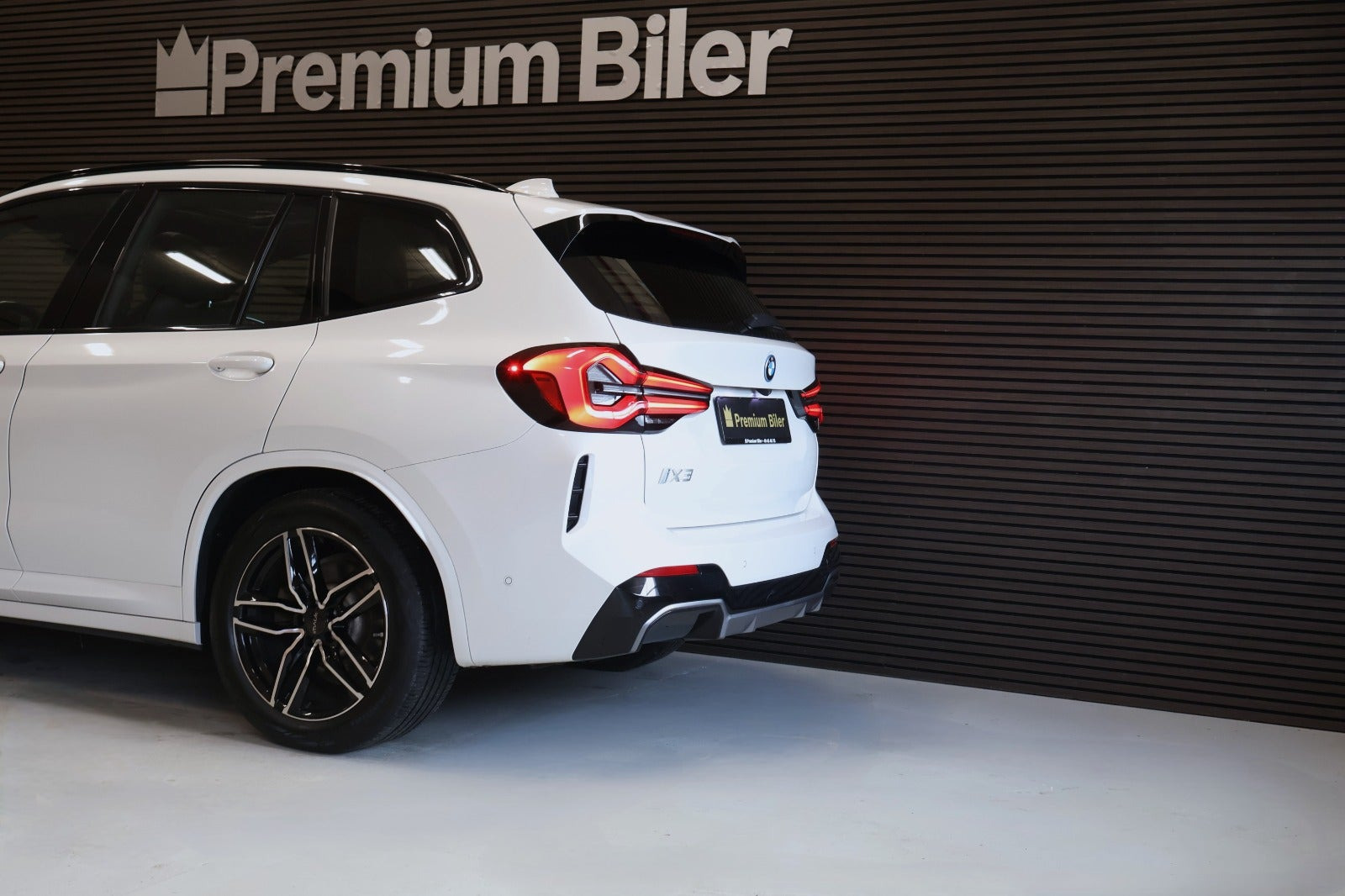 Hvid BMW iX3 fra 2022