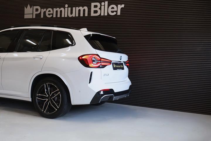 Hvid BMW iX3 fra 2022