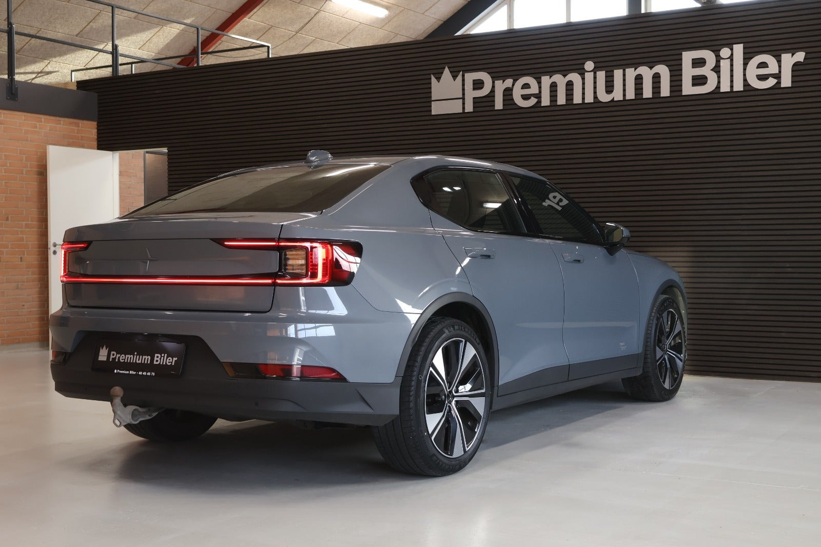 Grå Polestar 2 fra 2023