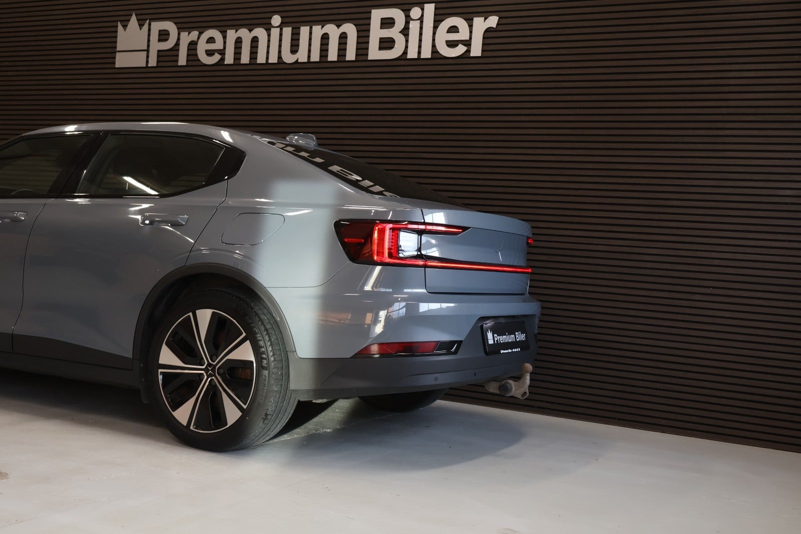 Grå Polestar 2 fra 2023