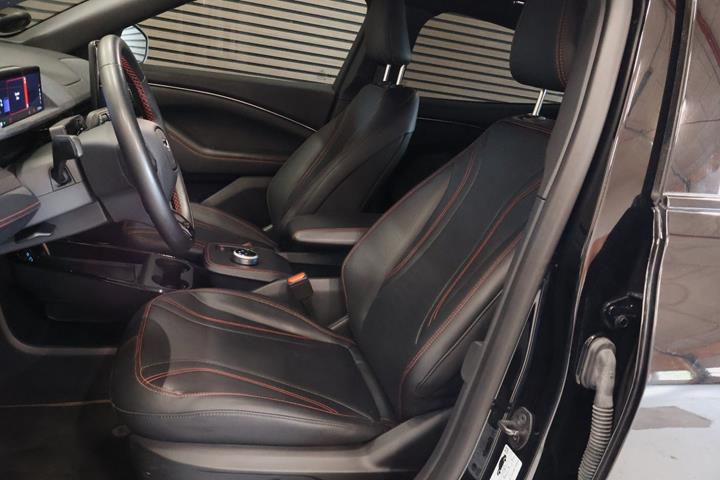 Sort Ford Mustang Mach-E fra 2023