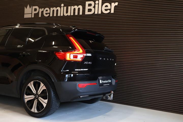 Sort Volvo XC40 fra 2023