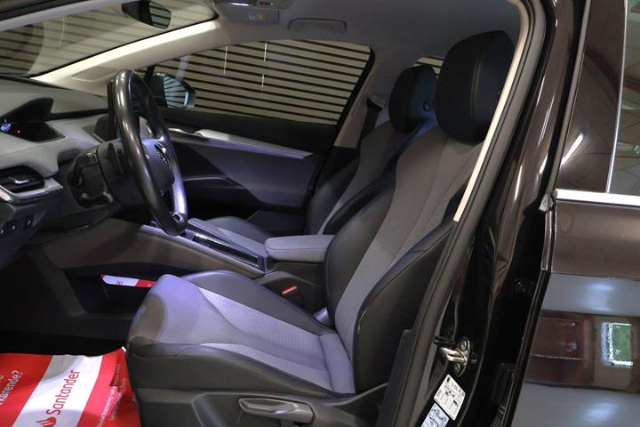 Sort Skoda Enyaq fra 2022